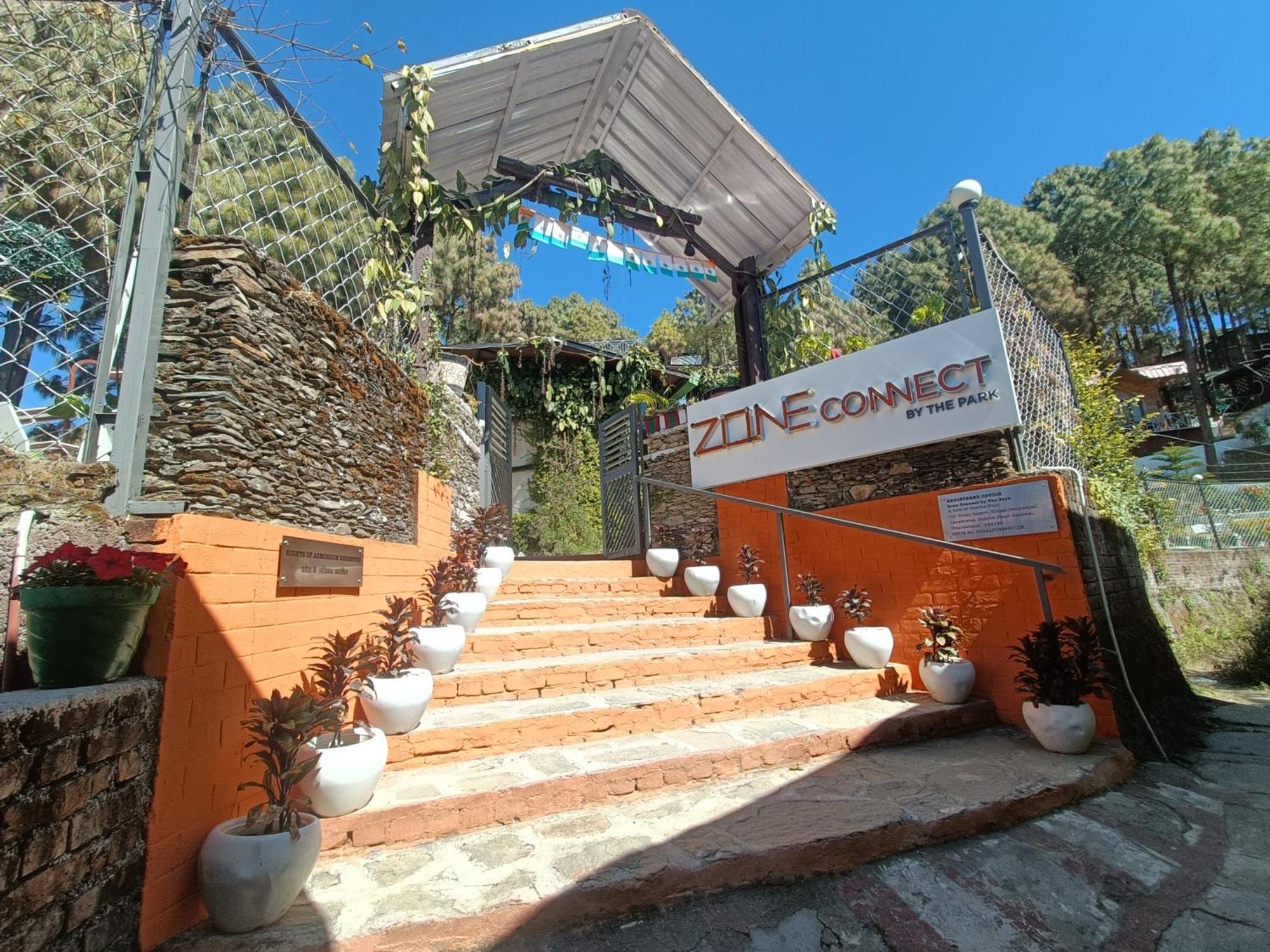 Zone Connect By The Park, Lansdowne Hotel Exterior photo